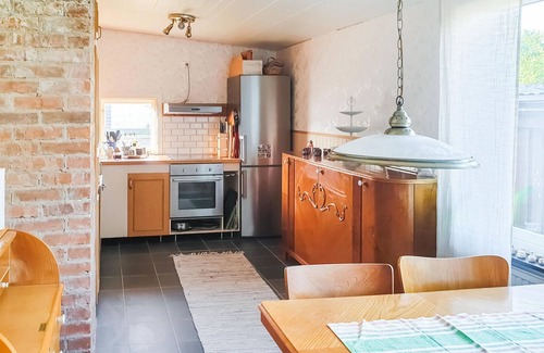 Kosta Casa | Enjoy a family vacation with fun in this cottage near two zoos.