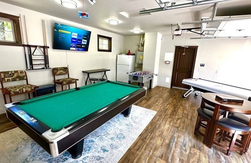 Cle Elum Casa | Enjoy a Free Luxury Upgrade+Spa+Game Room & Pet Friendly/ 3Mins Lodge