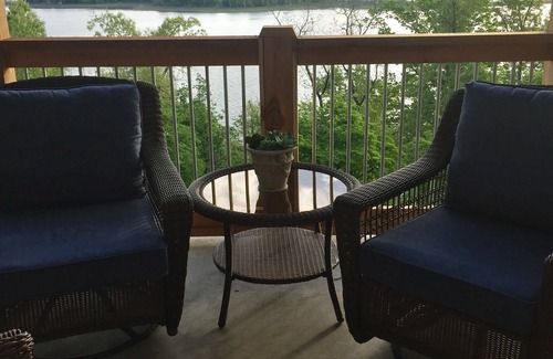 Prairie Creek Casa | Disfruta de una vista deslumbrante del lago Beaver en The Blue Heron. Reservar 7 noches 8º es gratis.
