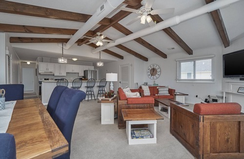 Sandbridge Casa | Enjoy a luck of the Irish at the "Pog Mo Home" beach cottage
