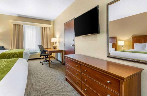 Quad Cities Casa | Enjoy a new look and feel at our renovated room !