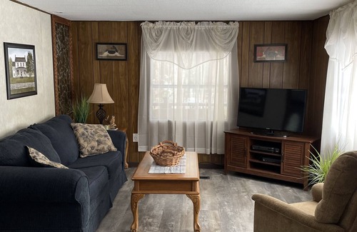 Livingston Manor Casa | Enjoy a peaceful getaway that is centrally located in the Catskill Mountains.