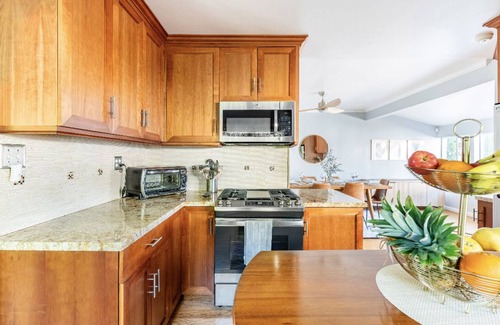 Westchester Casa | Hermosa, actualizada casa centralmente ubicada! Nuevo complemento de casa de huéspedes disponible también!
