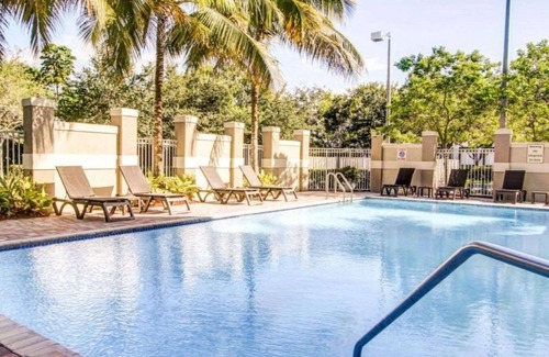 Weston Casa | Enjoy a relaxing stay in Weston