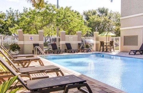 Weston Casa | Enjoy a relaxing stay in Weston