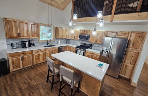 Pla-Vada Woodlands Casa | Enjoy a spacious quiet retreat at our newly built beautiful home.