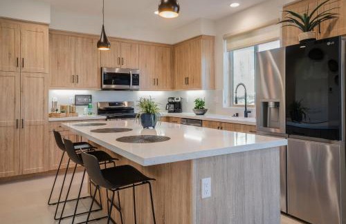 La Quinta Casa | Enjoy a stay @ Casa de Fore!Play! New Townhome!