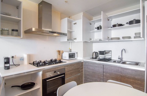 Uludag Apartamento | Enjoy a stylish and fully equipped 2-bedroom apartment in the heart of 5. Levent