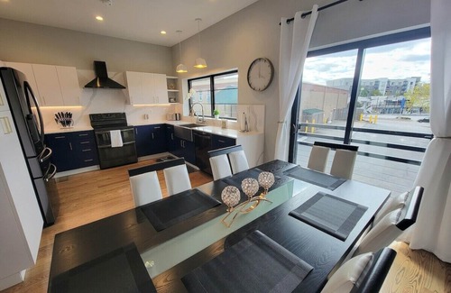 Northside Casa | Enjoy a stylish experience at this centrally-located home