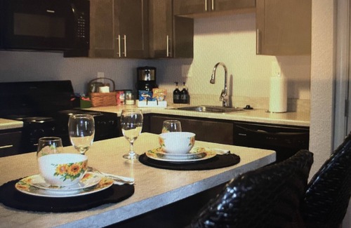 Kettering Apartamento | Enjoy a stylish experience. Corporate housing or family vacation.