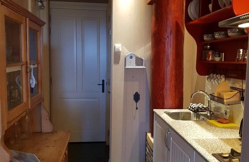 Oudeslius Casa | Enjoy a unique vacation, apartment with comfortable bed box, private wellness bathroom and plenty of recreation for the whole family. Relax on the sunny terrace, enjoy fresh rolls and delicious coffee every day and discover the region.