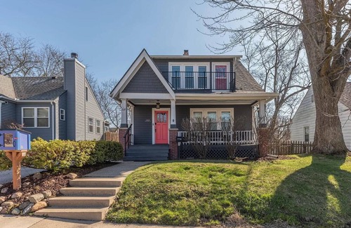 Ann Arbor Apartamento | Enjoy Ann Arbor! Perfect Spot-Near Downtown, Campus & Stadium-nBeautiful Apt