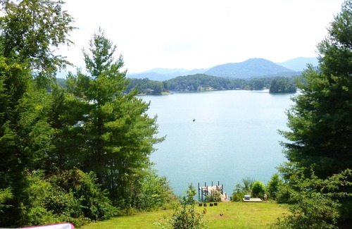 Hayesville Casa | Disfrute, hermosas, de cerca y personales vistas a la montaña, a 1 milla del lago Chatuge