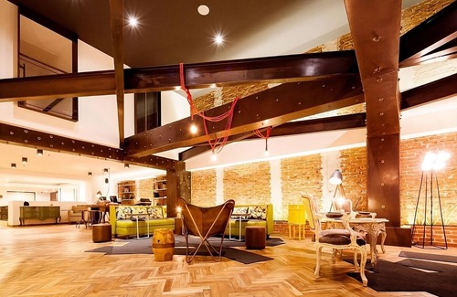 San José Hotel | Enjoy Bird-Watching at Parque España! Spacious Unit, Pet-friendly & FREE Parking