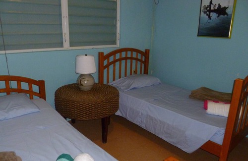 Culebra Pueblo Casa | Disfrute de impresionantes puestas de sol en una acogedora casa de playa