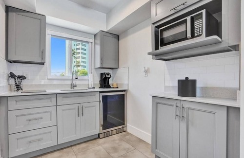 Galt Mile Hotel | Enjoy Comfort & Convenience | Just Steps from Lauderdale-by-the-Sea Beach
