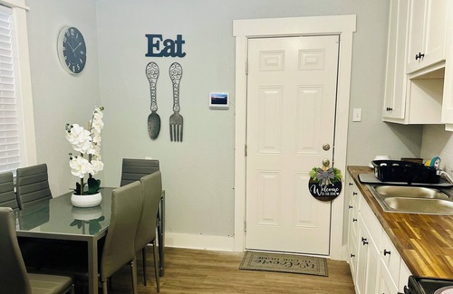 Caddo Heights-South Highlands Casa | "Enjoy Comfort in Every Stay"