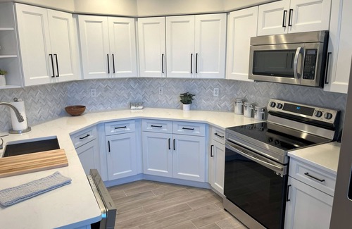 Tropical Cove Condominio | Enjoy Country Club Living, Near Beaches, Extended Stays Available