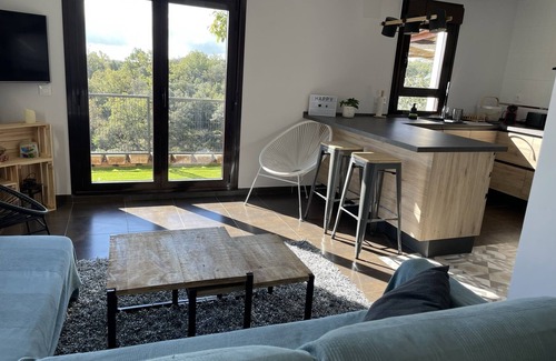Miraflores de la Sierra Casa | Disfruta de naturaleza, de increíbles vistas, y desconecta con el sonido del río