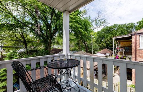 Evanston Apartamento | Enjoy Evanston! Slow Down After a Busy Day Sight Seeing - Walking Distance from Public Transportation apts