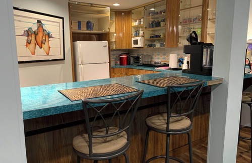 Clinton Apartamento | Enjoy Fall Serenity on our Woodland Retreat with Boat Parking near Truman Lake