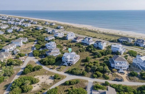 South Beach Casa | BRAND NEW renovation & furniture,OCEANVIEW, South Beach,huge porches, 4 bd,5 ba.