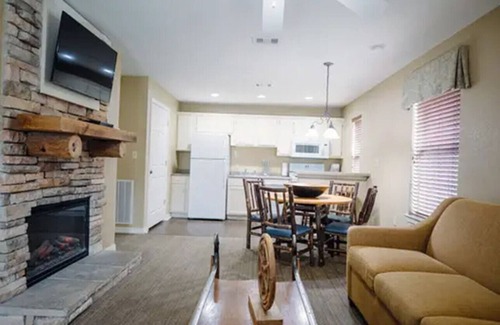 Canyon Lake Condominio | Enjoy Hill Country Adventures 2BD apt located in resort location