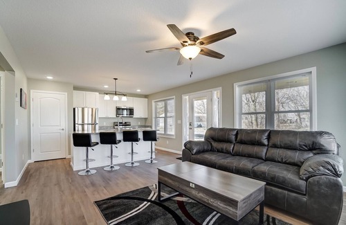 Lakeview Condominio | Enjoy Indian Lake in a brand new vacation rental next to the lake walking path