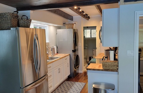 Richmond Casa | Enjoy Lake life in this renovated Camp, 50 ft from water. Private dock, beach.