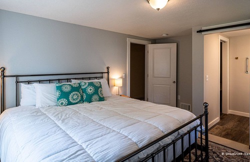 Bluffton Casa | Enjoy Lake Michigan Sunsets at Fully Equipped 2BR Duplex at the Beach!