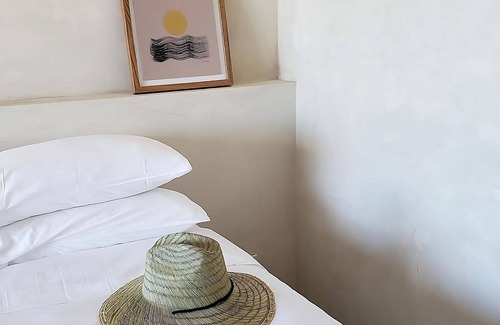 Montauk Hotel | Enjoy Life’s Simple Pleasures! 2 Modern Units with Free Breakfast, Beachfront!