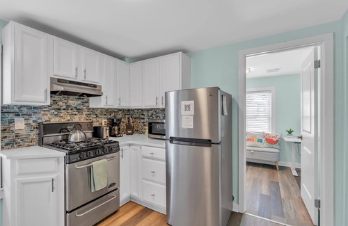 Neptune City Apartamento | Enjoy local summer, 5 min to asbury park, firepit, patio, grill, remote work