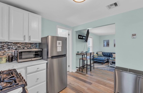 Neptune City Apartamento | Enjoy local summer, 5 min to asbury park, firepit, patio, grill, remote work