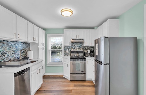Neptune City Apartamento | Enjoy local summer, 5 min to asbury park, firepit, patio, grill, remote work