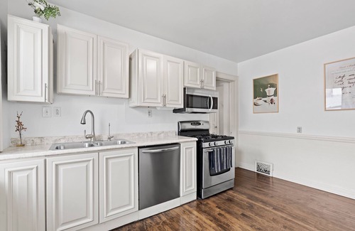 Bay View Casa | Enjoy Milwaukee's Bayview - 3 bed w/ balcony