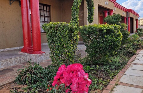 Serowe Casa | Enjoy Nature, Culture & Comfort in Spacious Standard, Suite & Family Rooms