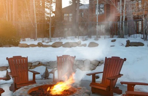 Incline Village Casa | Enjoy New Year's Eve in Lake Tahoe's Incline Village at Hyatt High Sierra Lodge