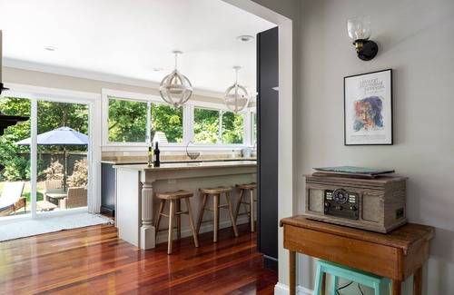 Middletown Casa | Enjoy Newport, stunning beaches, hot-tub, & relax at the lovely Coastal Hideaway