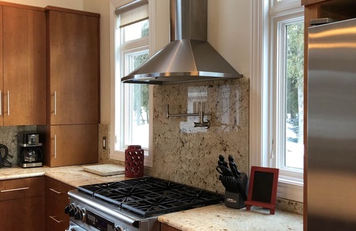 Sturgeon Bay Casa | ¡NUEVO! Sé uno de los primeros en hospedarte en esta magnífica casa frente al lago.