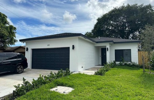 Hallandale Beach Casa | Enjoy our brand new home close to Hollywood in Hallandale Beach!