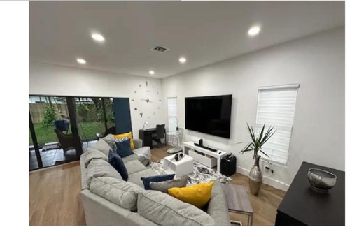 Hallandale Beach Casa | Enjoy our brand new home close to Hollywood in Hallandale Beach!
