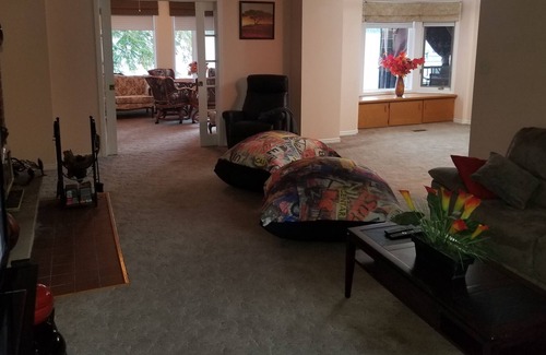 Bobcaygeon Casa | Enjoy our waterfront cottage with hottub and sauna