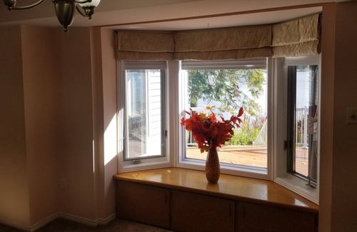 Bobcaygeon Casa | Enjoy our waterfront cottage with hottub and sauna