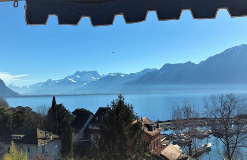 Montreux Apartamento | Enjoy panoramic views close to all via lakeside walk or bus next door !