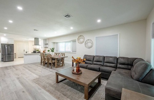 North Central Casa | Enjoy & Relax in this U · Enjoy & Relax in this Unique Pasadena Home