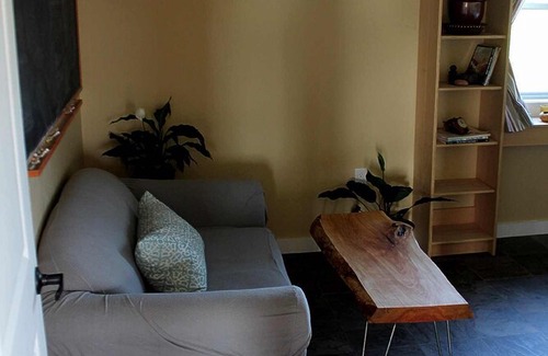 Red House Cabaña | Enjoy some peace and quiet with scenic view!