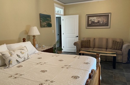 Red House Cabaña | Enjoy some peace and quiet with scenic view!