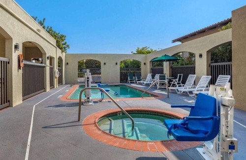 Morgan Hill Casa | Enjoy spacious and modern accommodations !!