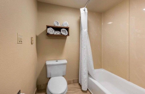 Morgan Hill Casa | Enjoy spacious and modern accommodations !!