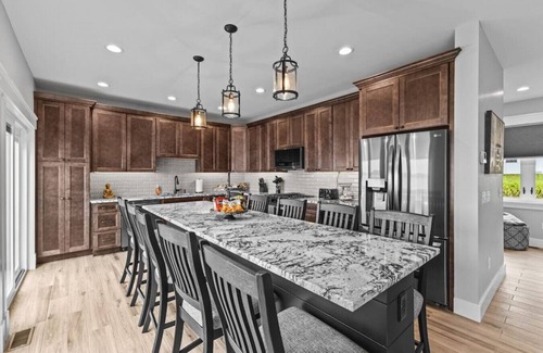 Colchester Casa | Enjoy Sunsets at Fully Equipped 4BR-Lake Champlain